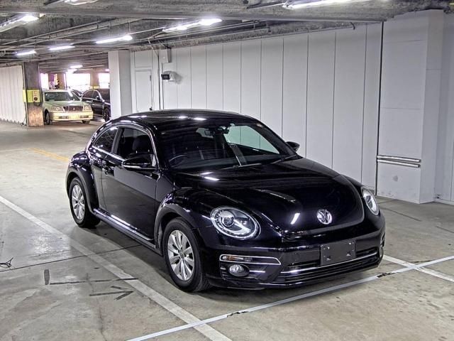 124 Volkswagen The beetle 16CBZ 2016 г. (ZIP Osaka)